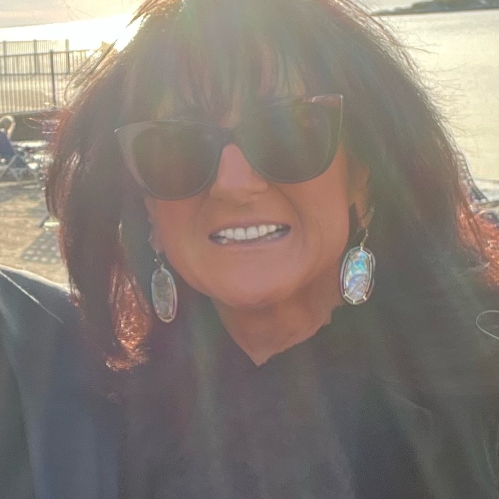 Meet your Posher, Jacqueline